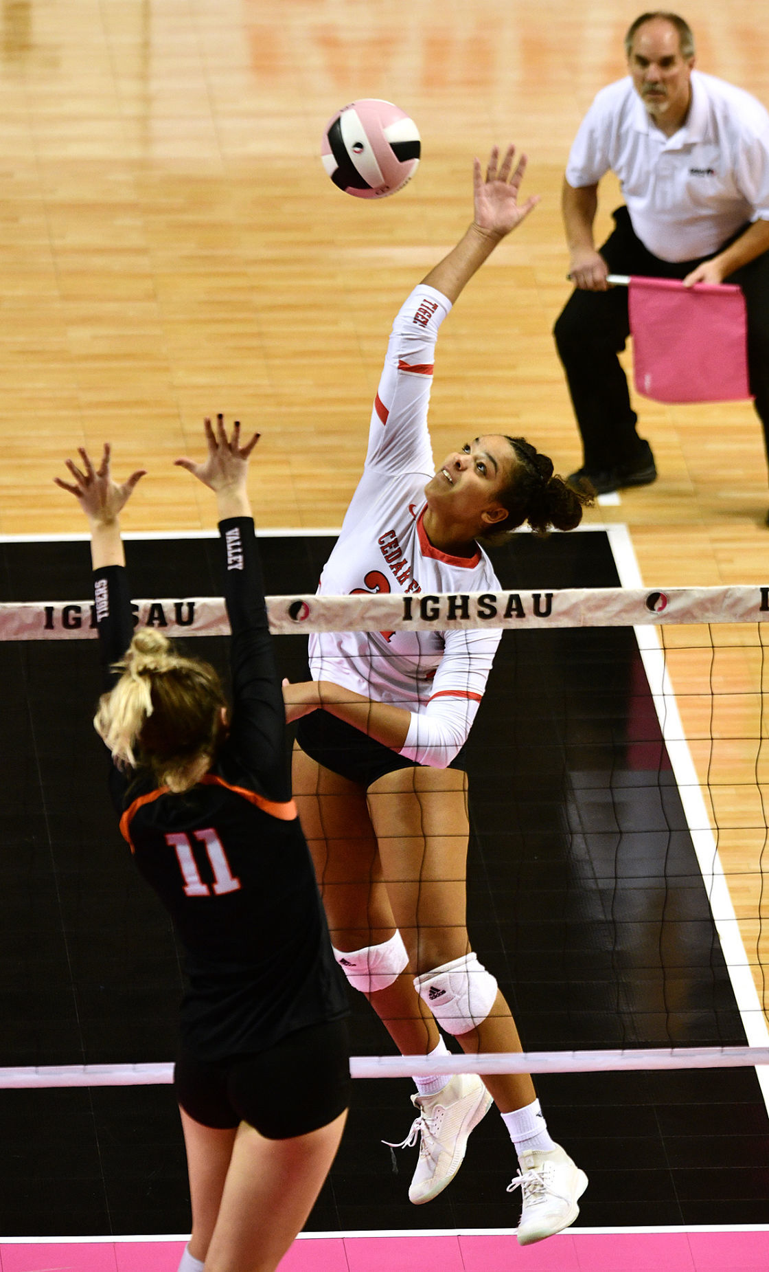 Cedar Falls vs West Des Moines Valley state volleyball
